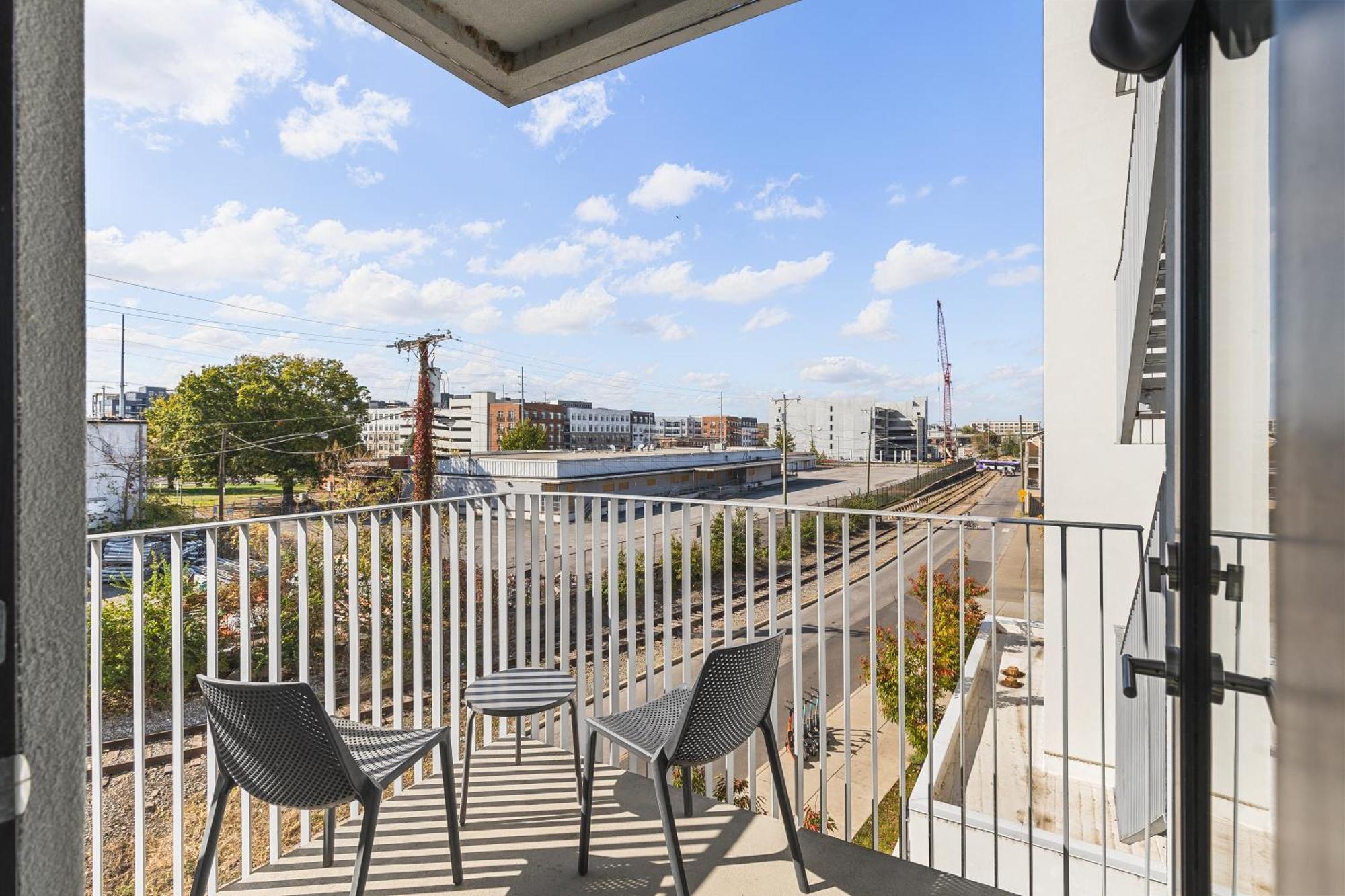 Luxury On The River 4 Beds 2.5 Bath, Walk To Downtown Lägenhet Nashville Exteriör bild